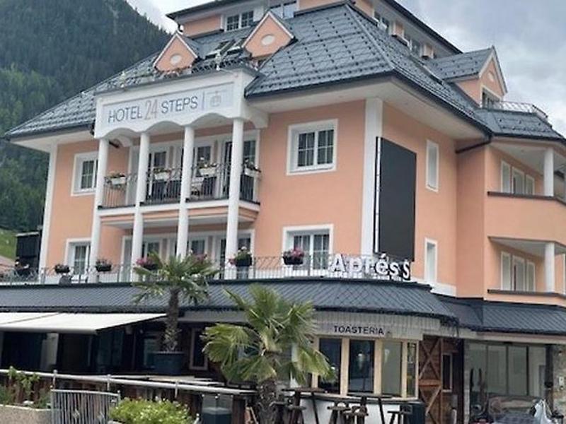 12BA97B506469421C3F2FD357251611F