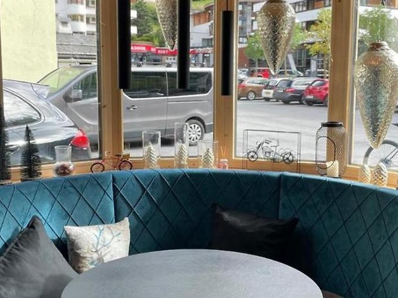 A95D2DE97D991C2A44D889B3C51B4610