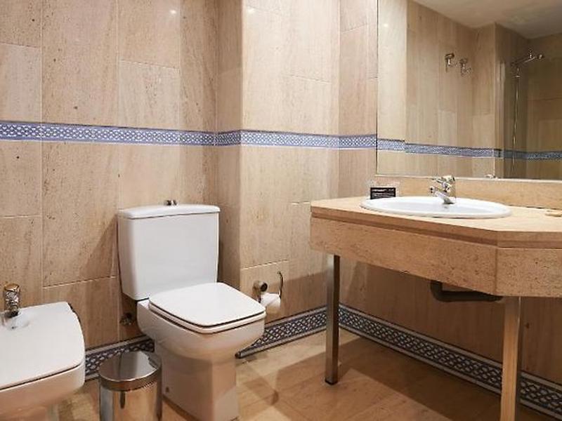 39F4BC7325D3EA60FB56287554B44305