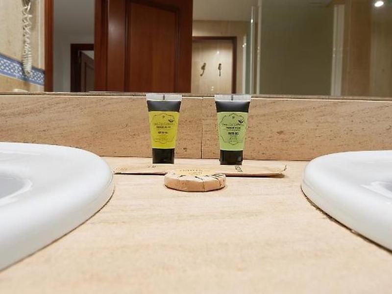 279DB3D8FC60EA783A9BDC9D765D16B6