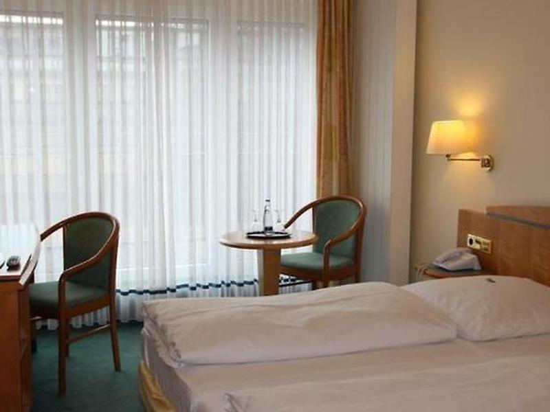 63FD8E3ABAF244CDA11D92E76EE24BF1