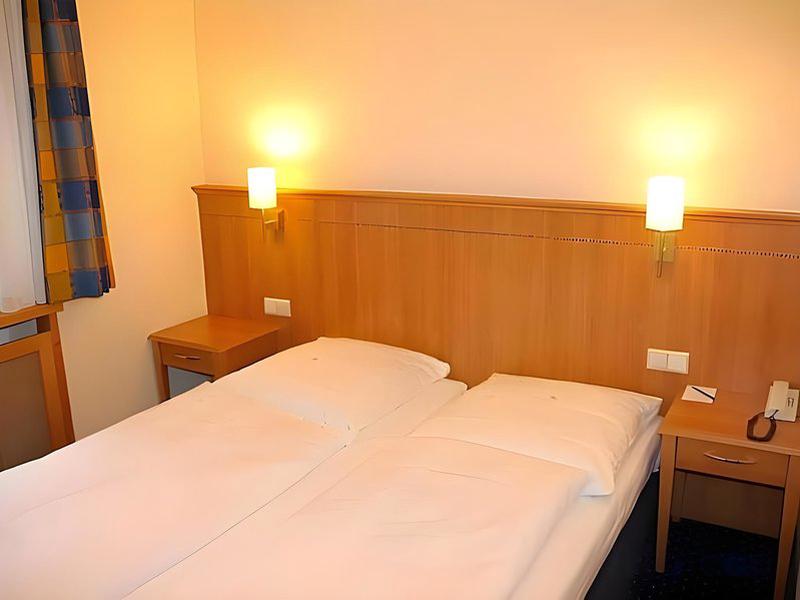 5CEF066F92AEFB833DE6403E9FDA38E7