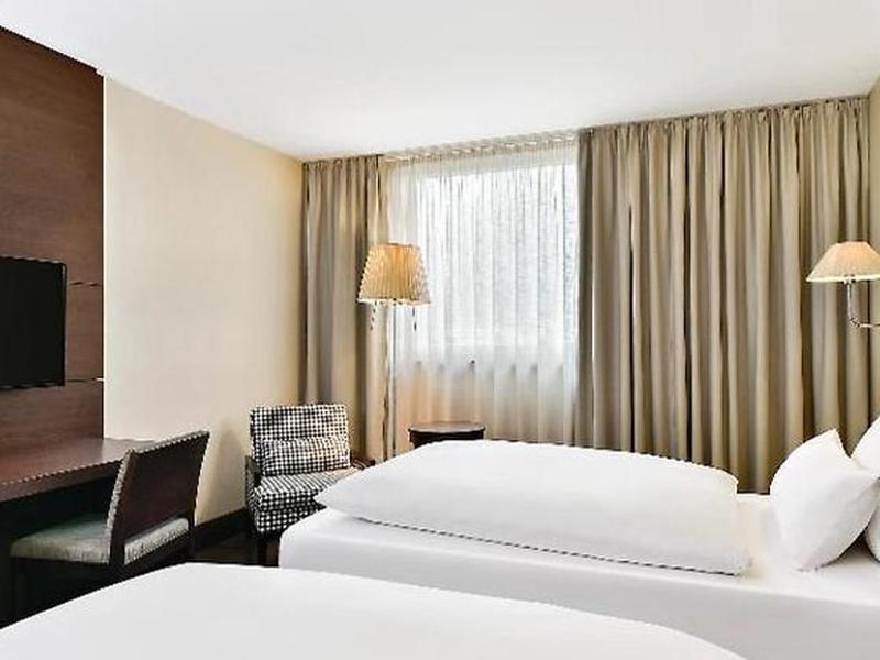 83EF1991A34AF968D94D309352E18AD9