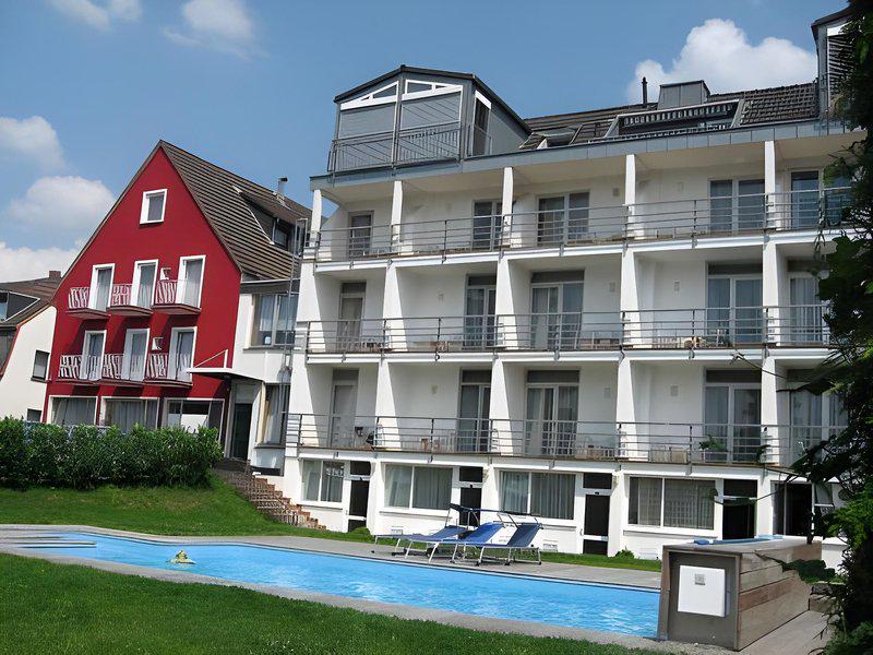 9CF962A179558E8E84301BA52378CD2A