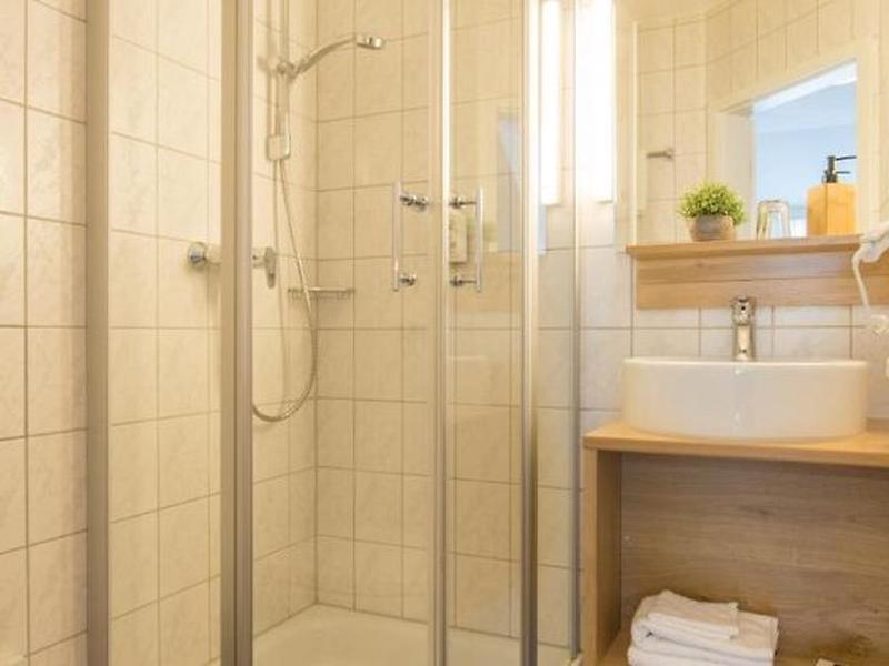 42C843EAE6718E16D2203924525C6AE7