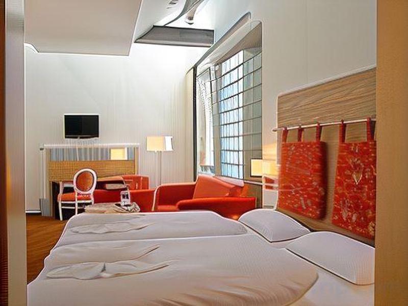 3F229EF56F4B882B4A4E89386D66F7F0