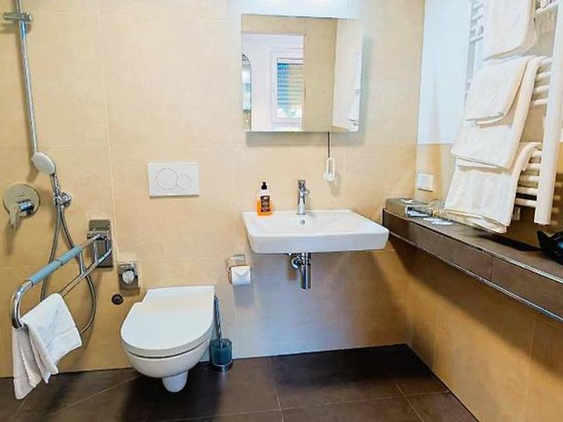 1820A8A93E13825A5A908118C78F9062