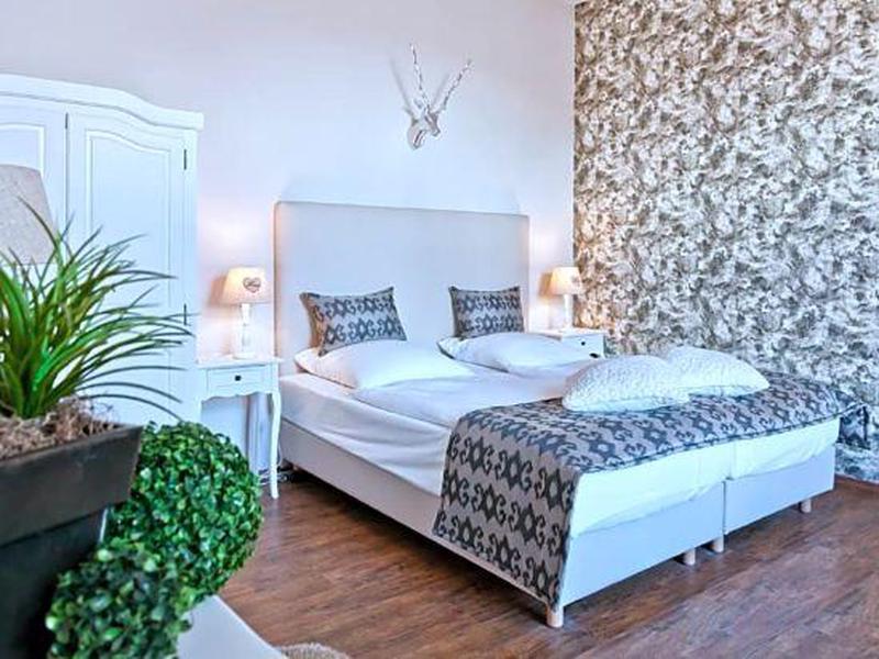 DC7F3065907F5F4756F8CE500A505A7C