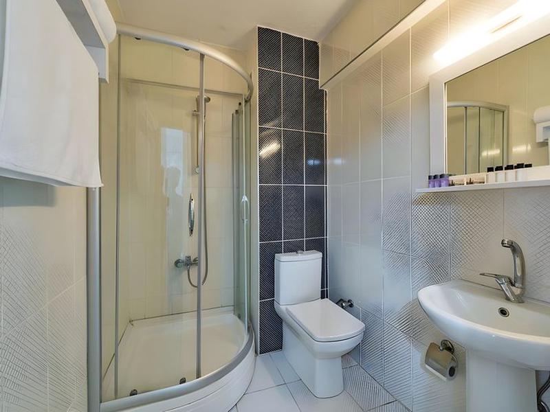 8F3F15646A07EF5264F44C2AE890713D