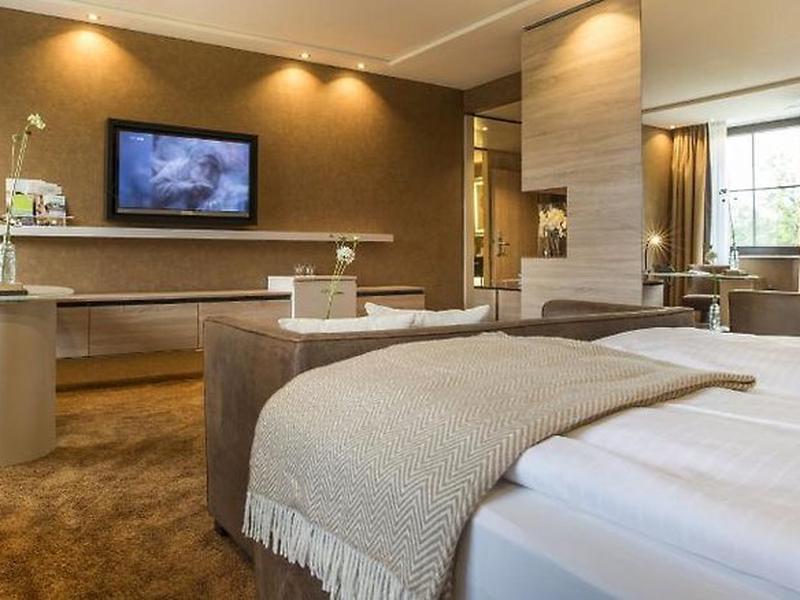 3C224069CE1B04B0EBA5A0B331AF6BA4