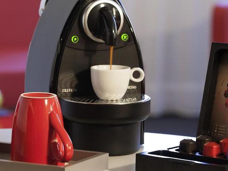 AEB40F378F1F4C0B581023E2B2D6A49D