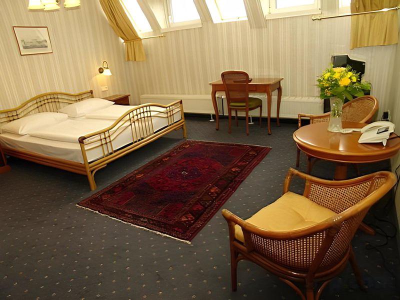 9DA44C1BA768E767DBA14CBA141DC1D7