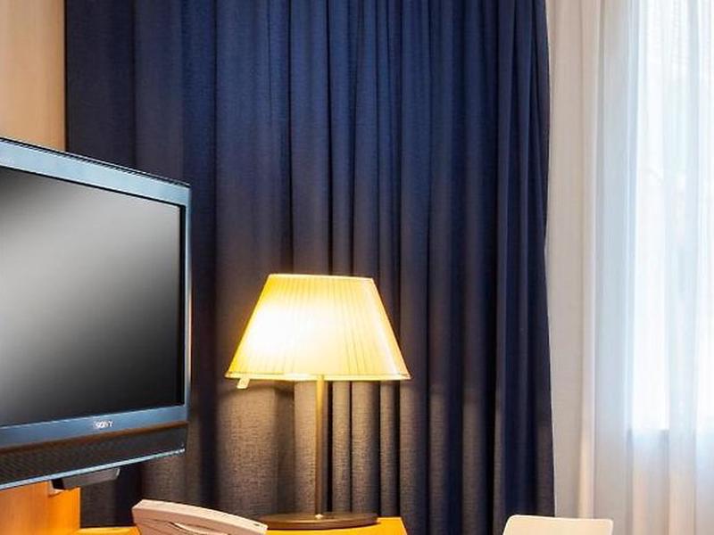 9612E9953AF241DB5AFEE48F73999771