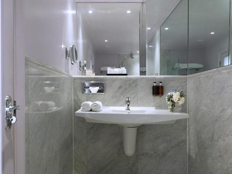 02181E01DB4CD94B30DD87C380A6A9B4