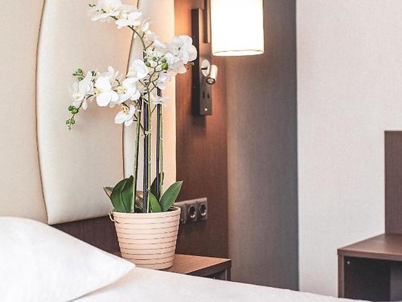 25A1F991DB611FB5D94AD44CE5D75C1F