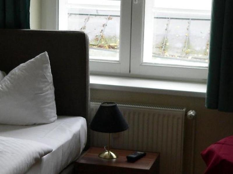 77BD81DDAE3D1096259C38B0EAD73068