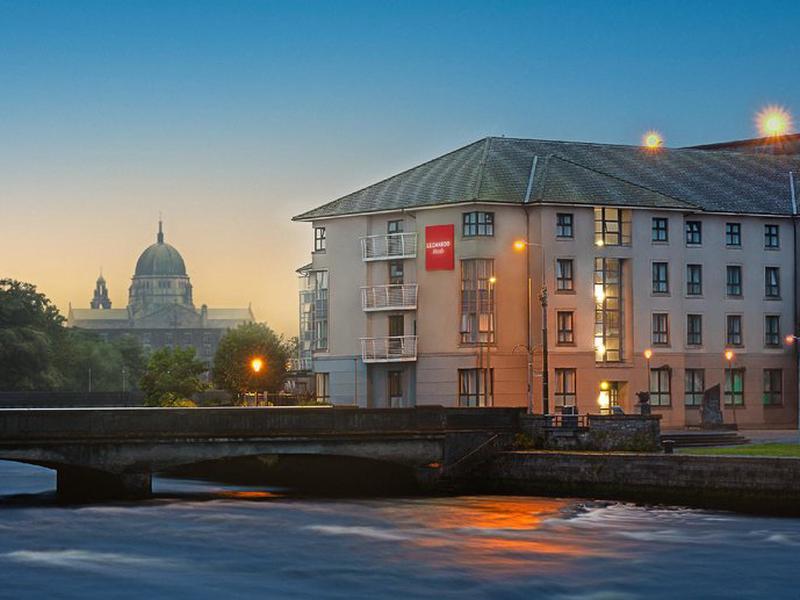 AD56A7BB5257F21A4CB45CACAC26D158