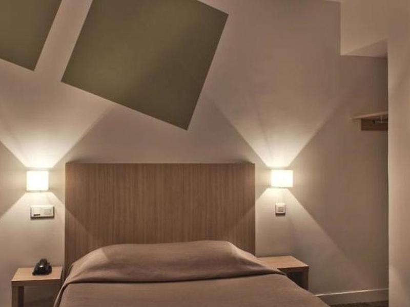 030FBC797062DDFA535BC7E827C93E06