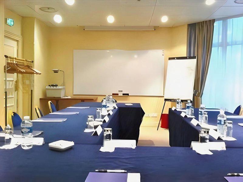 77A44F698AD7F7FFB78210BB2682EEBD