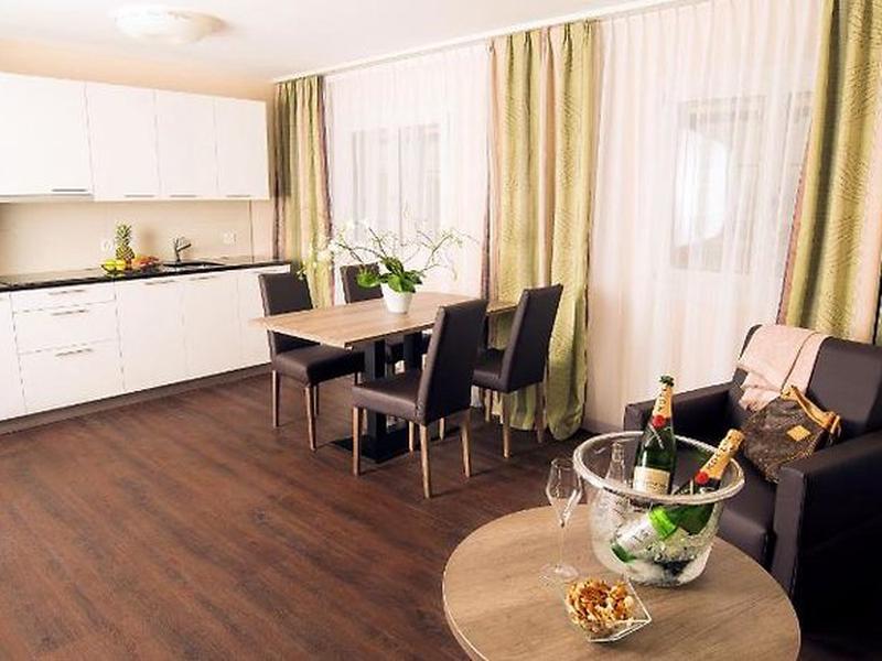 D19E756937D3885E06530BAE29367DC1