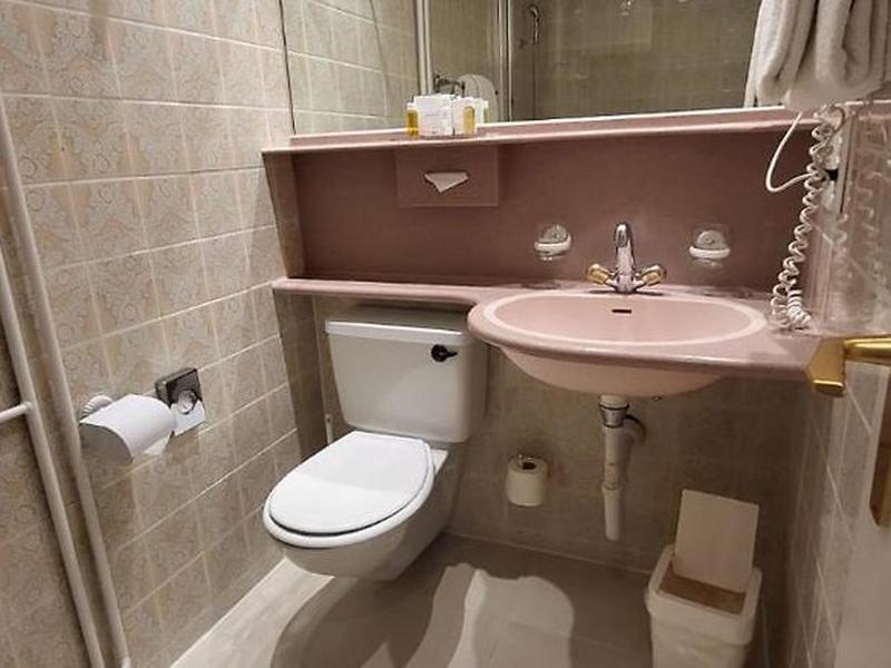 5C31418004F1BC7911207A1E7FFEDC06