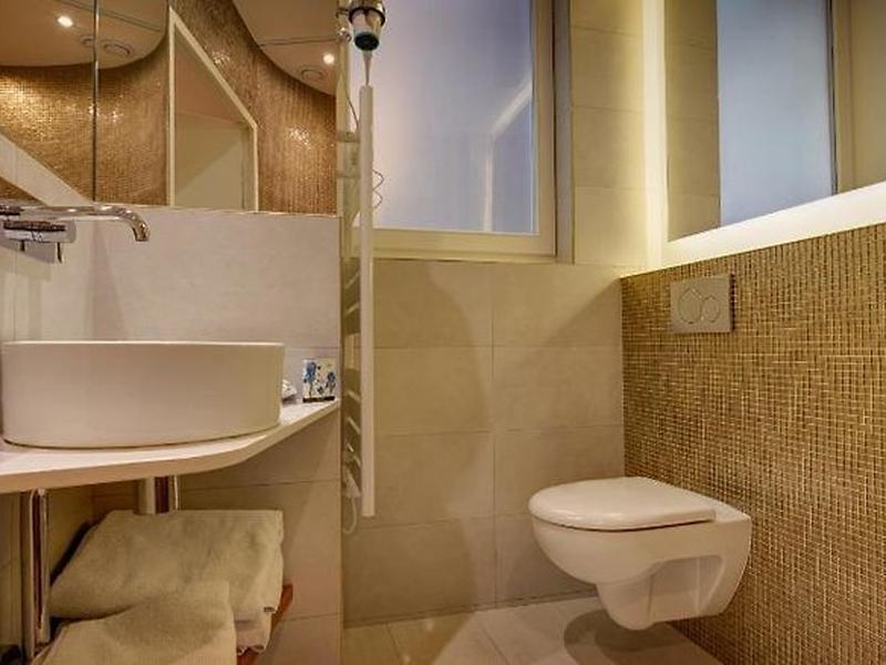 E2FBE6DC47E75C27FBC642B6CC5049F8