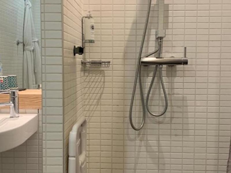 A5581DEF6F990BA6C5CA1C0E047ADAD0