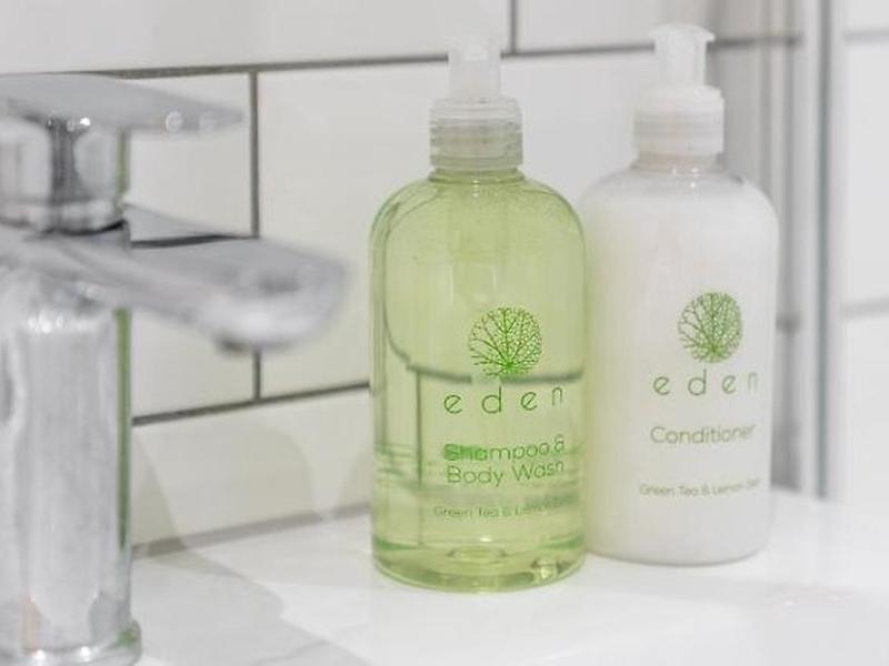 FFC3121B5C4DA3D8255193C2FCCF46FB