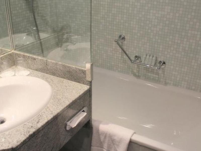 1514D5B82E562F0DA8402BC64A524A8C