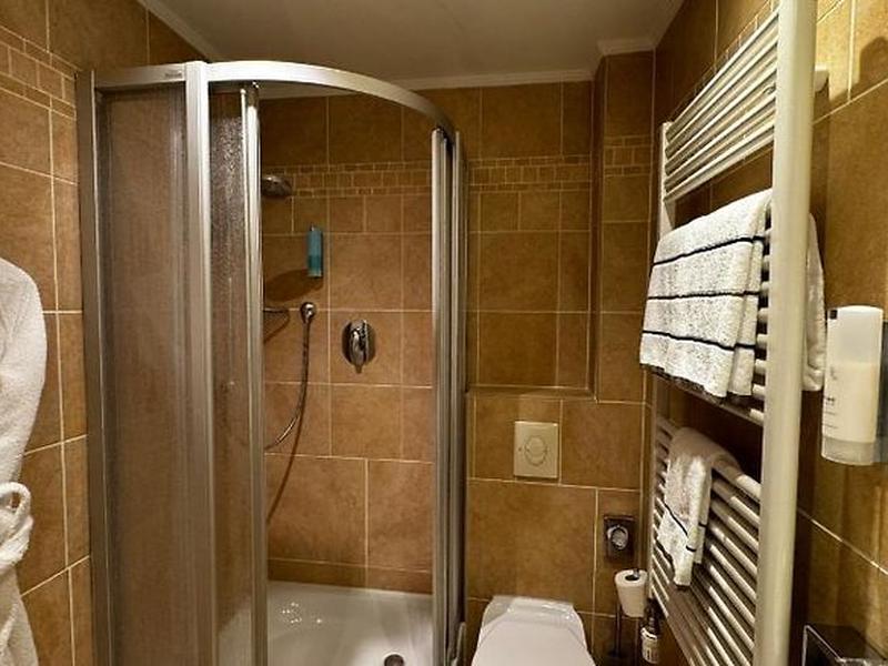 39D6528EF42161133B65B160D0B86F98