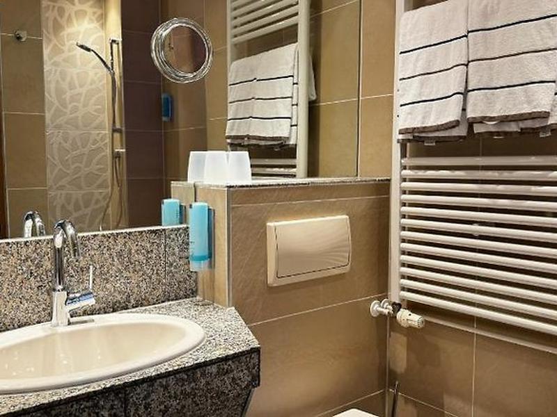 EB47AC976D8312923ECD45FA7501F083