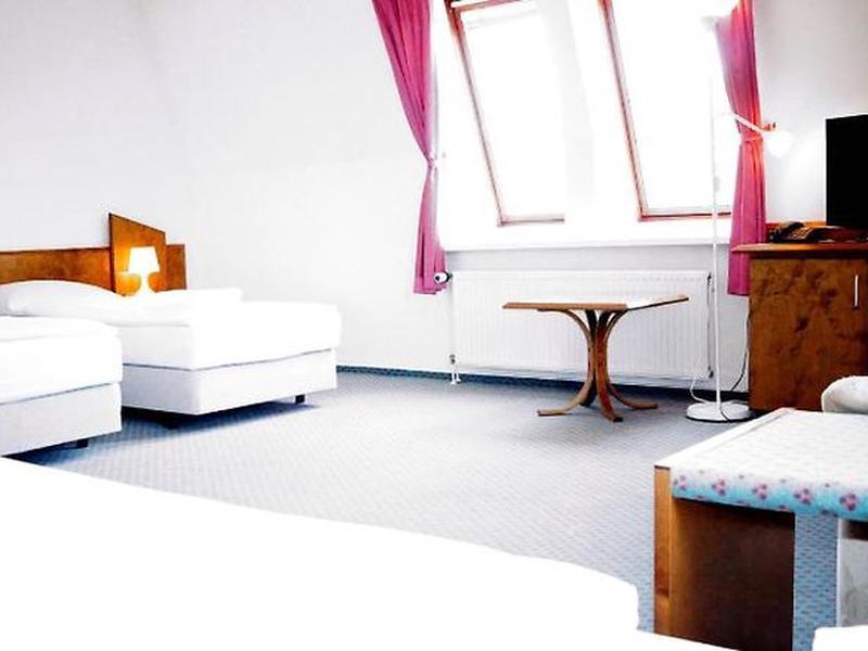 B332579525EFE0D8F7ED3A702A192D3E