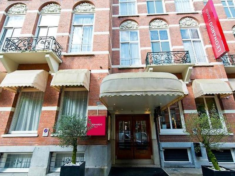 A51E0CB98A65FBD8306CFCB7DC97D2BB