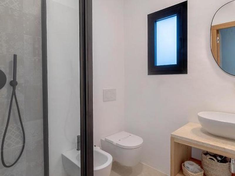 AE684E2E5618821BD2479E18874AFCEE