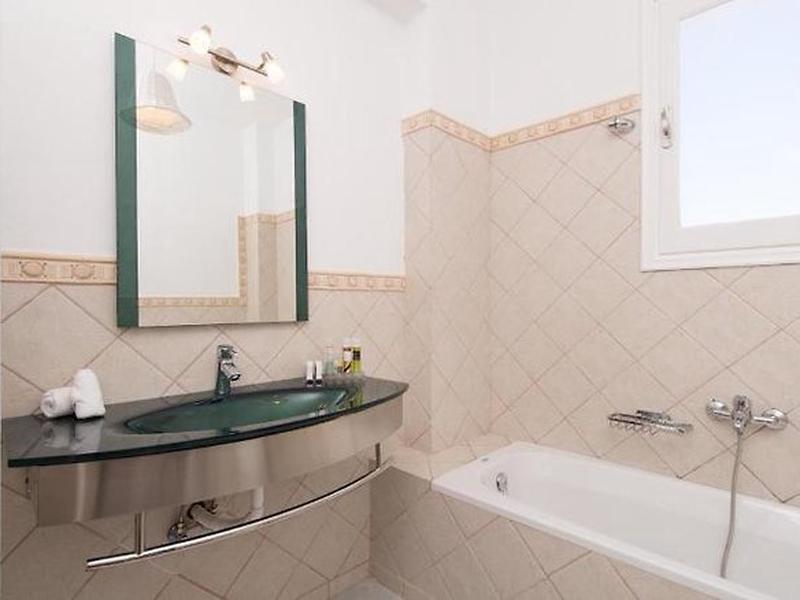 99AD2A375D46ACD2574B45A83C08D7A2