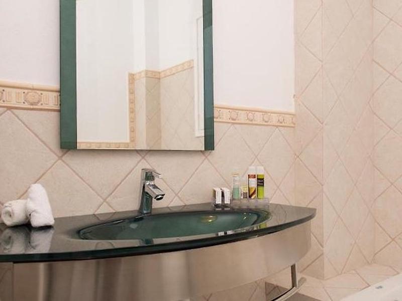 8598E8603A12876D9D166F4B2853993D