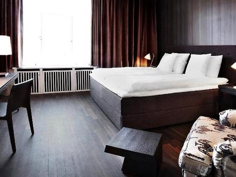 2203F07499CAAE8E52D7BFAC383090C9