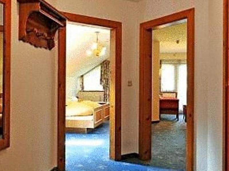 15DB21F8B7A37DE4E1B2CA248B41C461