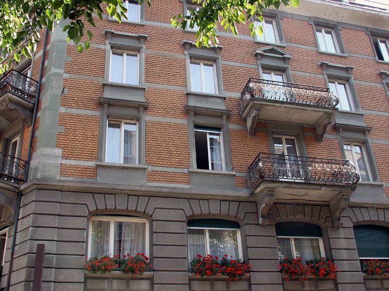 8F16A9E33A1EE9B1DDC8F6163FFDB2AB