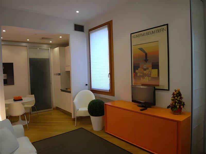 69C8BE18D09E3C2C48D1B14860A27E9F