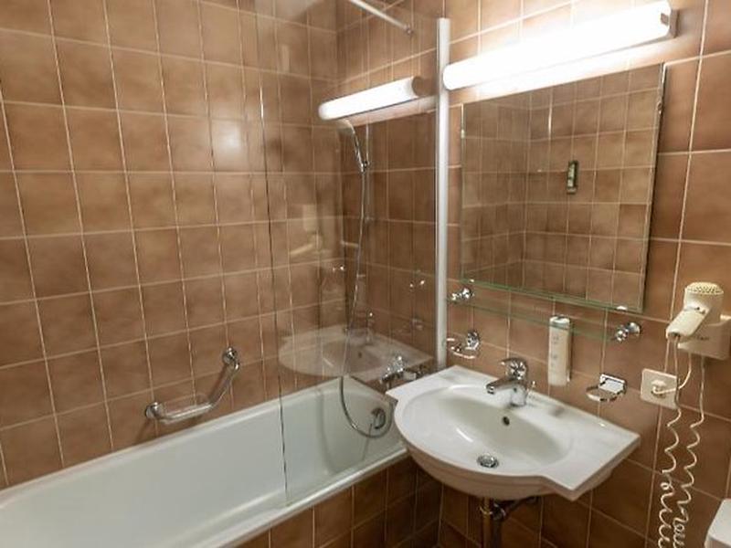 B917781E9AFFCE1A4934D613CED9348E