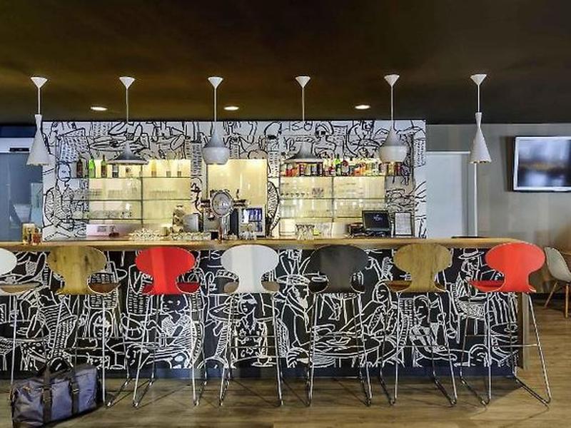 E98911D4E4A942F9E13E005F741378F6