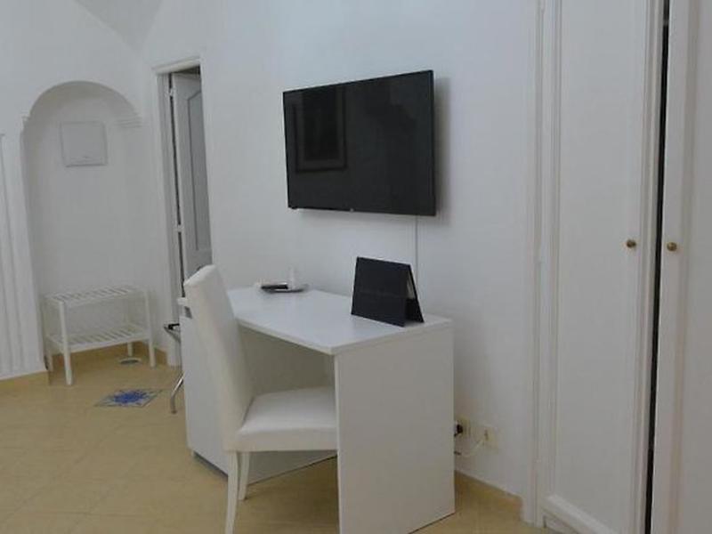 6121C926C01B770D1538551E957C532D