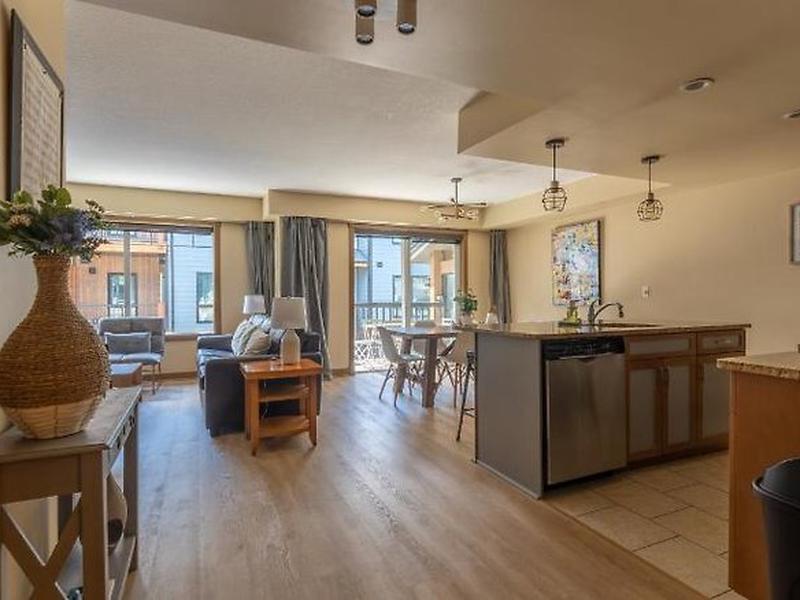 0A3B685EE66E9F6571CD29ADB068553B