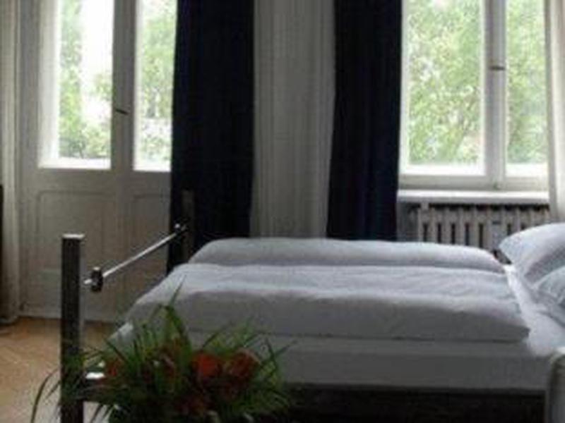 F18815368BBB9EC923DCA51DF71C9CE6