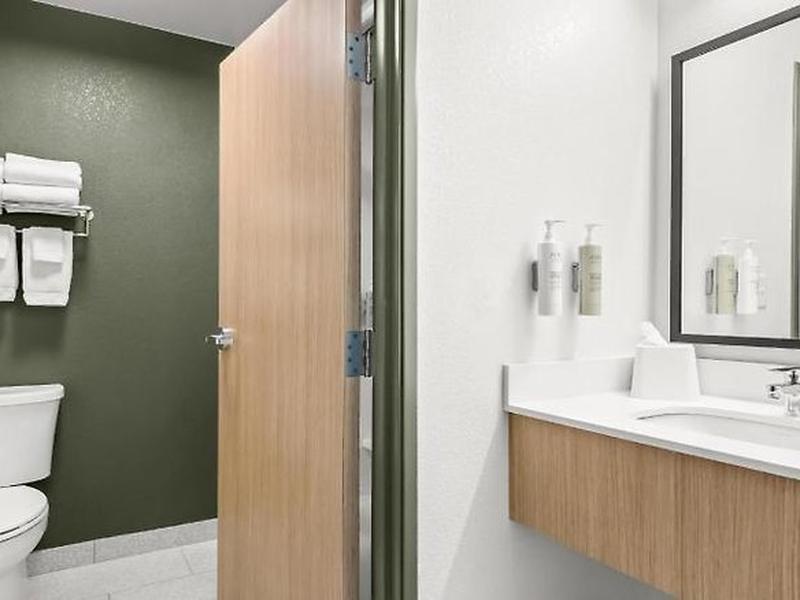 7049775F7DF077F3E1423C232C33E112