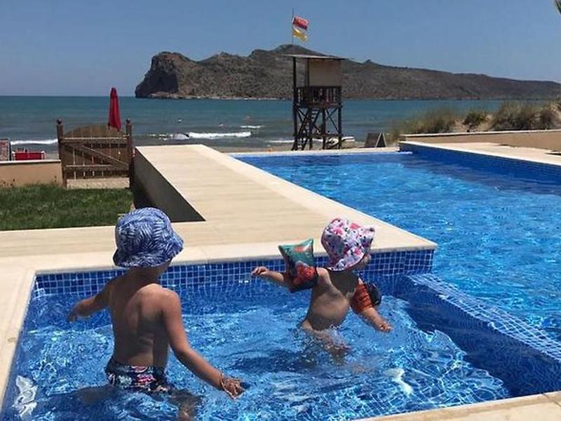 201F11DF36ED90210CCA2FAE2BEBD054