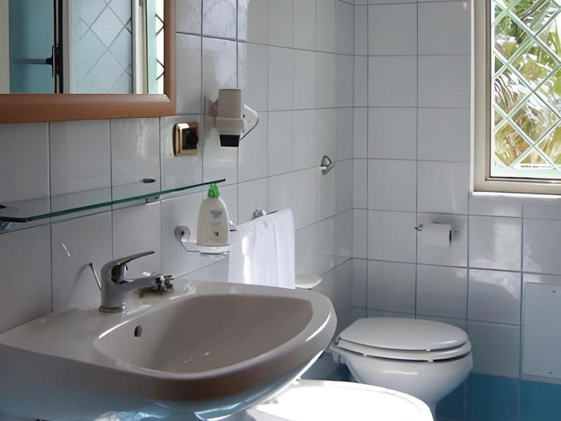 0E35B5EAE6255DE0B3AFF19BB2343C51