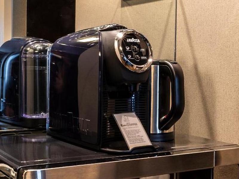 0FF482B0553B7A422949C3E4D65032E9