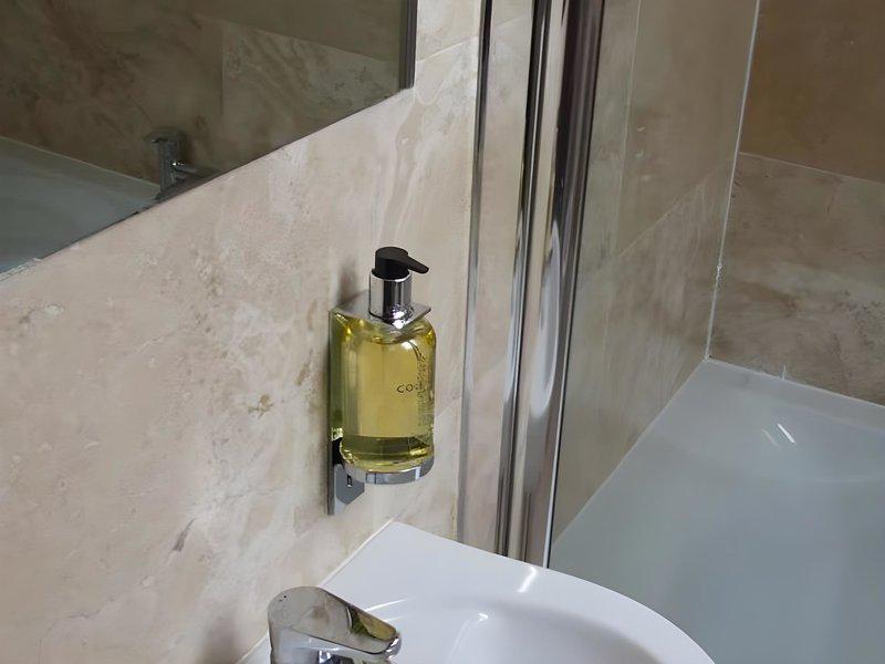 55F675AE8333E45F18994E6E2039CA41